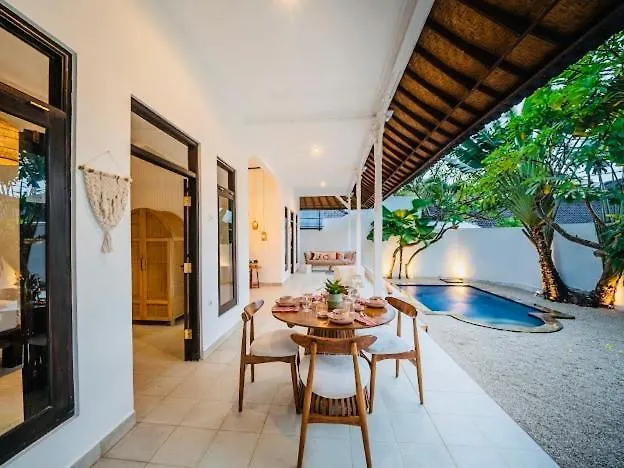 Villa Dadirri - In The Heart Of Seminyak - Walking Distance From Restaurants, Bars And Beach - Perfect Location 0*, Seminyak (Bali) Indonesia