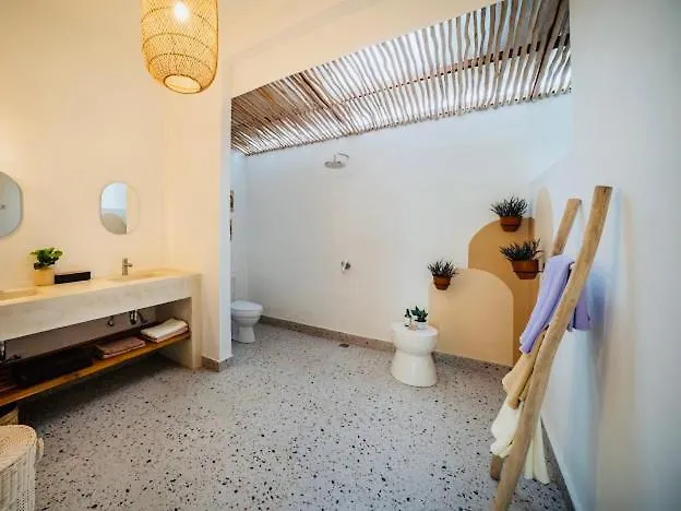 Villa Dadirri - In The Heart Of Seminyak - Walking Distance From Restaurants, Bars And Beach - Perfect Location 0*, Seminyak (Bali) Indonesia